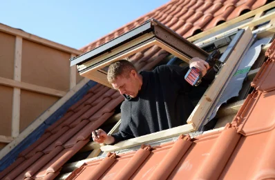 Pose de fenêtres de toit Velux à Damousies
